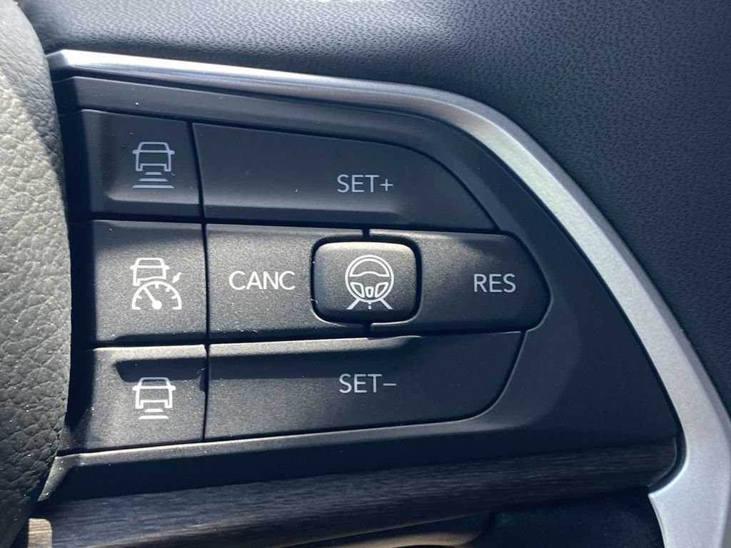 New 2026 Jeep Grand Cherokee L 2WD image 28