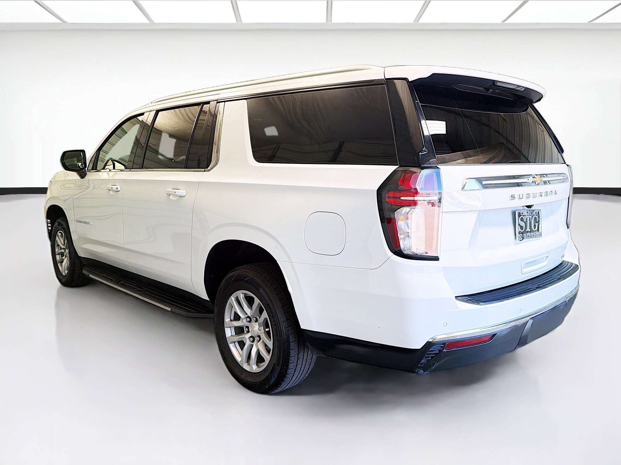 Used 2022 Chevrolet Suburban LT AWD/4WD image 6