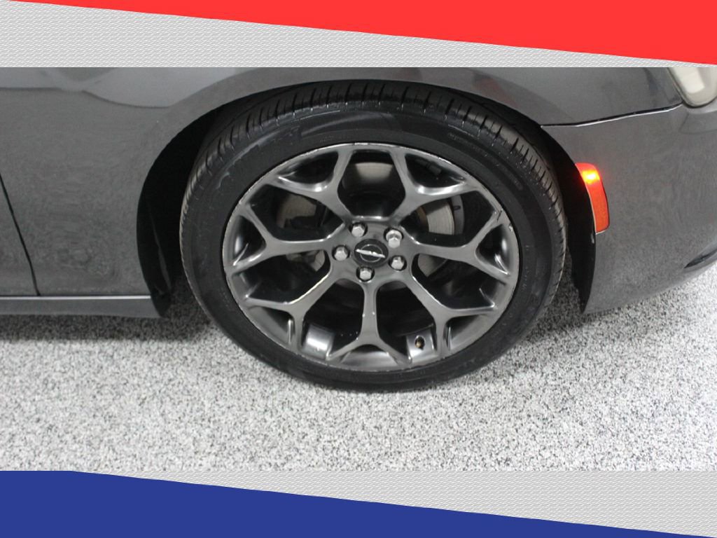 Used 2016 Chrysler 300 S image 34