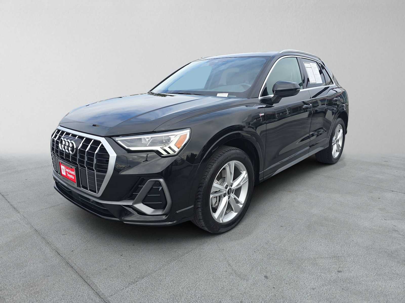 Used 2023 Audi Q3 2.0T Premium Plus w/ Premium Plus Package AWD/4WD image 7