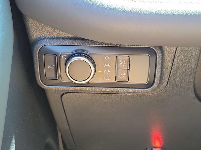 Used 2026 Ford Explorer Active RWD image 11