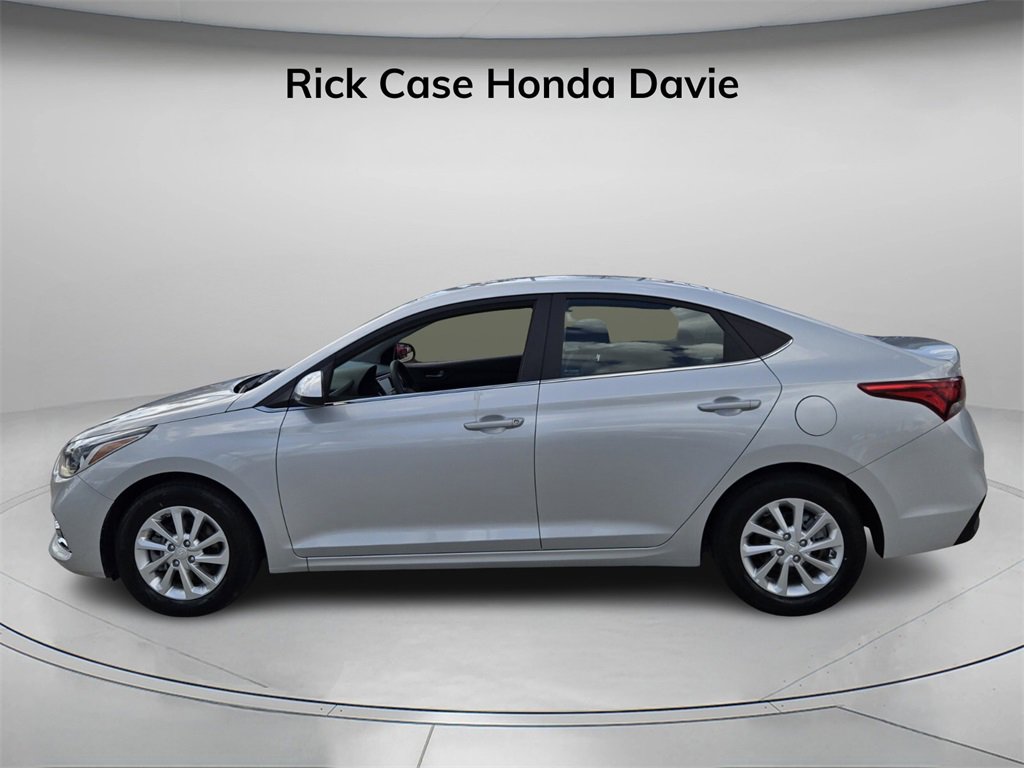 Used 2022 Hyundai Accent SEL w/ Cargo Package image 4