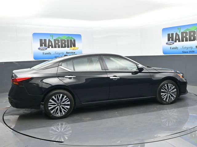 Used 2025 Nissan Altima 2.5 SV FWD image 6