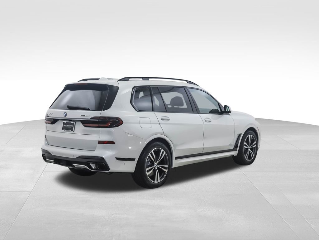 Used 2026 BMW X7 xDrive40i w/ M Sport Package image 5