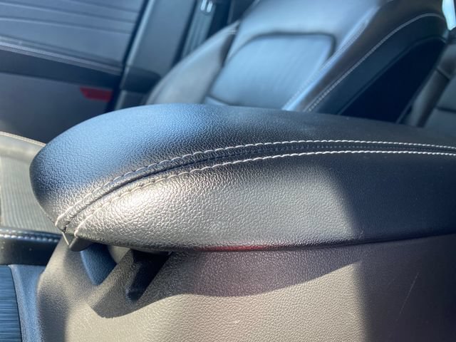 Used 2025 Ford Escape Platinum AWD/4WD image 30