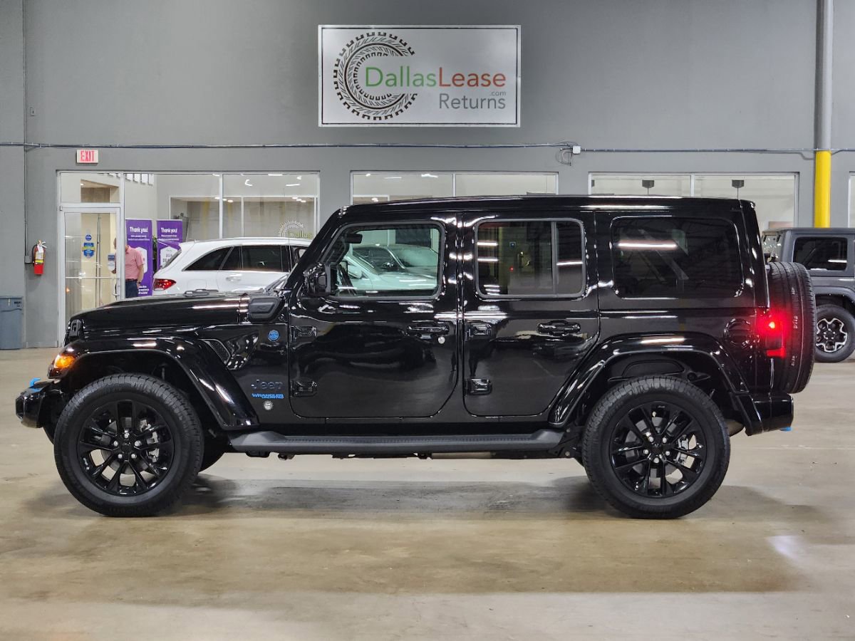 Used 2021 Jeep Wrangler Unlimited Sahara AWD/4WD image 5