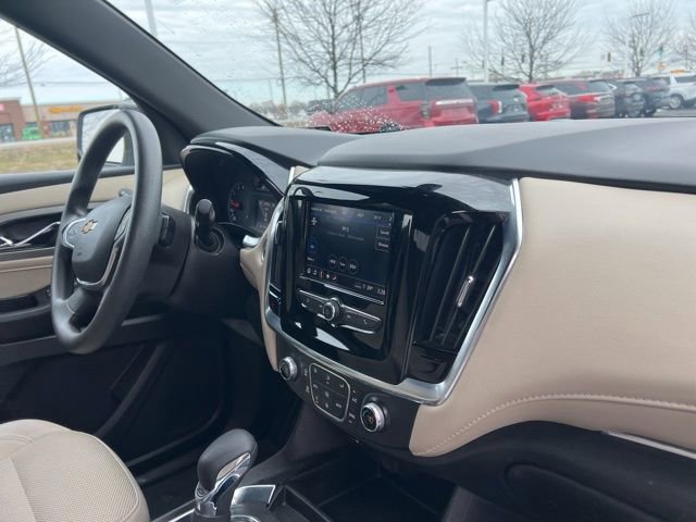 Used 2023 Chevrolet Traverse LS image 33
