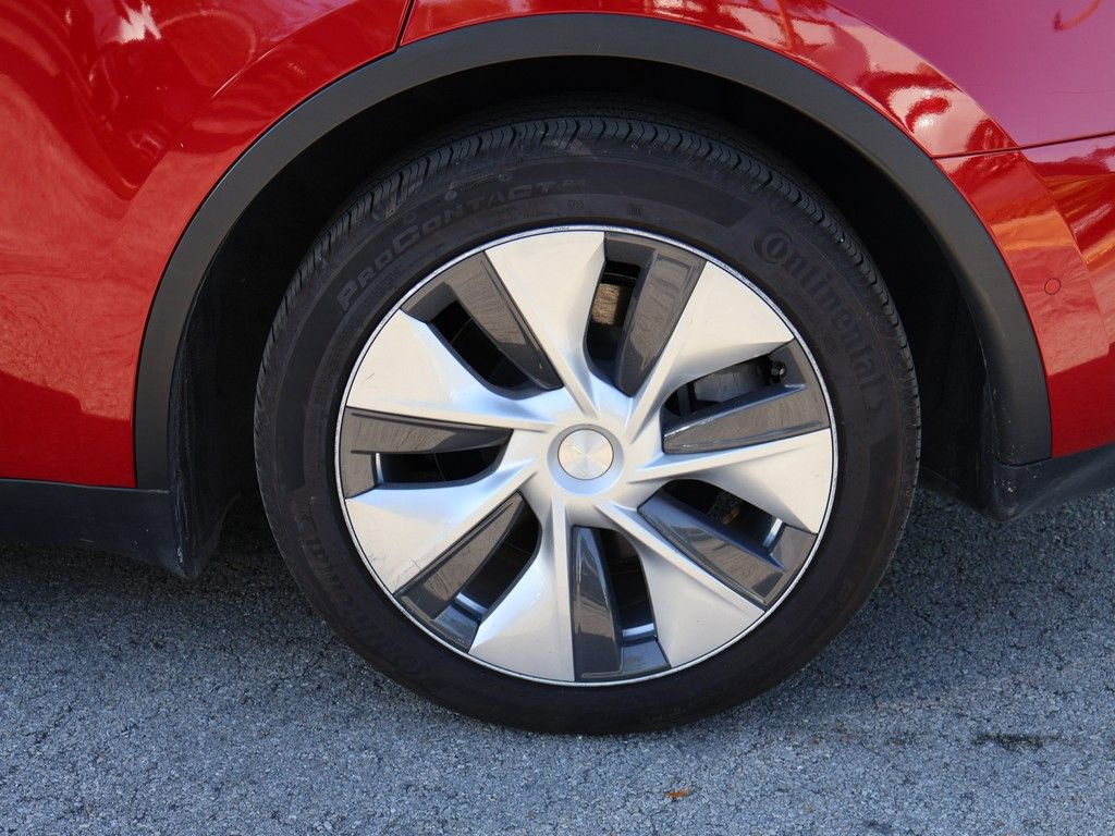 Used 2022 Tesla Model Y Long Range image 22