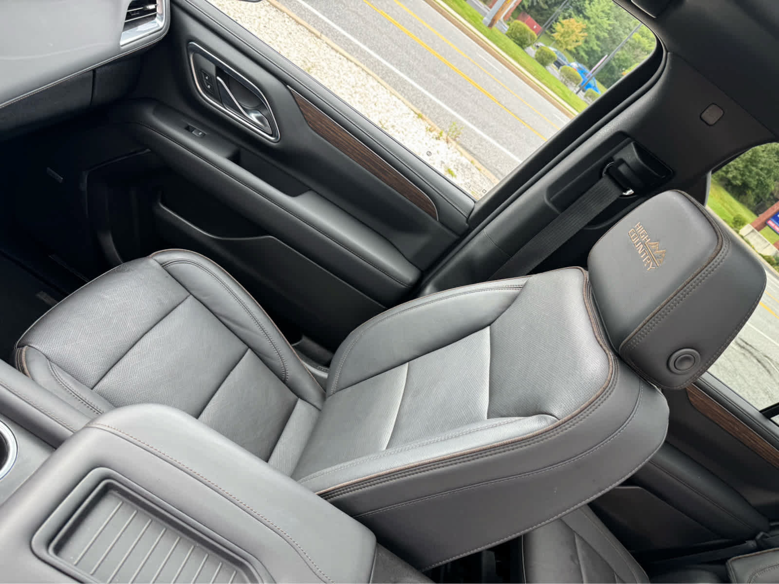 Used 2023 Chevrolet Tahoe High Country AWD/4WD image 21