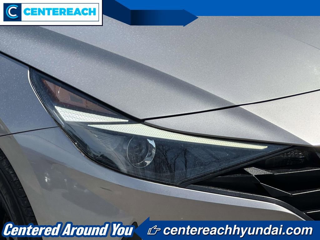 Used 2023 Hyundai Elantra SEL w/ Preferred Accessory Package FWD image 7