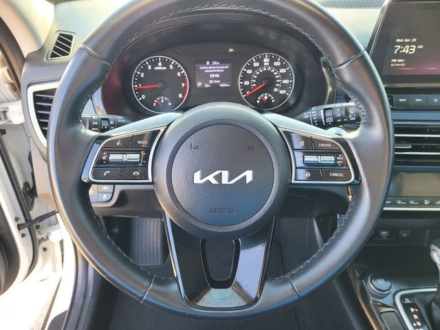 Used 2023 Kia Seltos S w/ Navigation Package FWD image 19