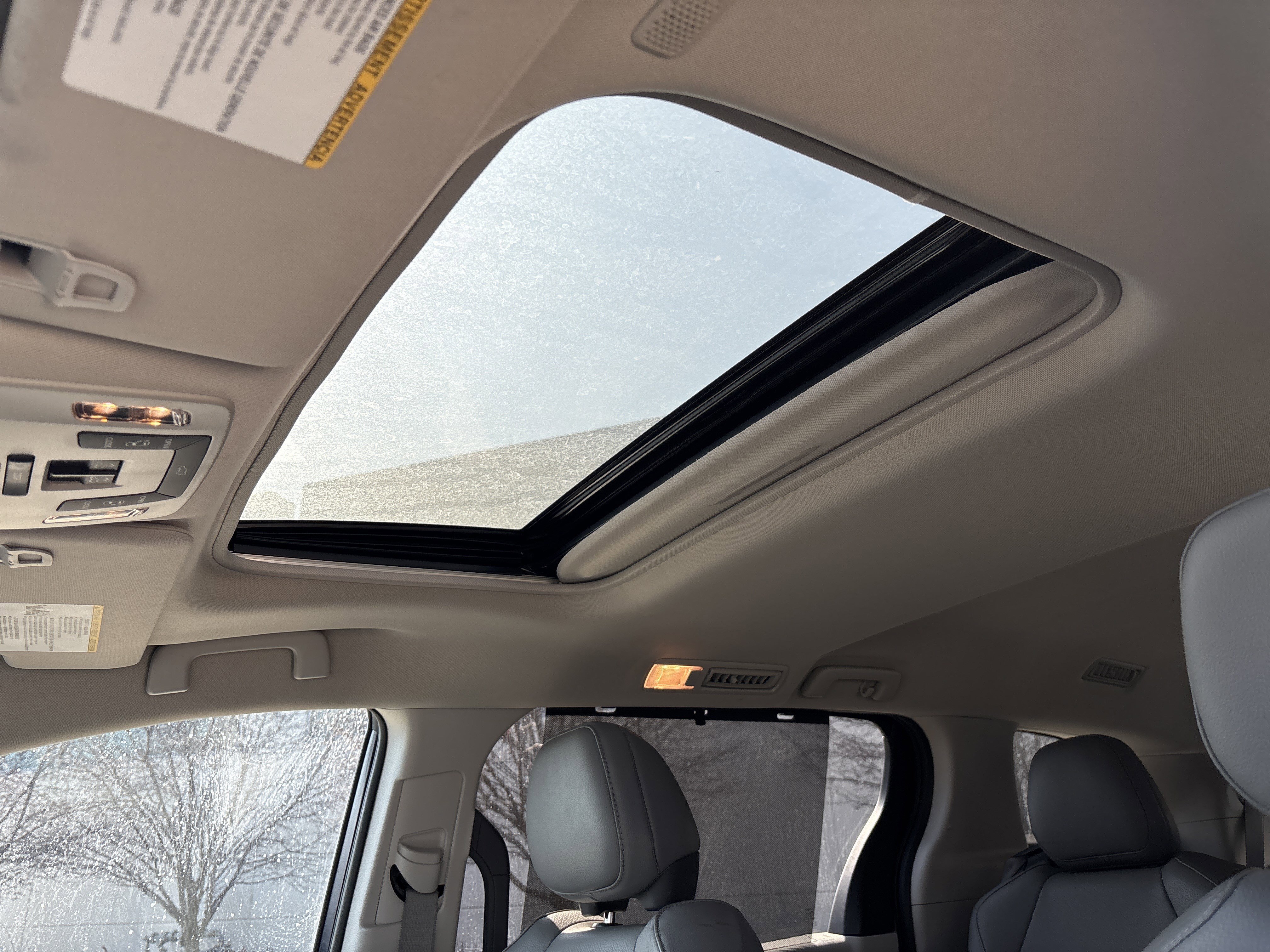 Used 2022 Toyota Sienna XLE FWD image 29