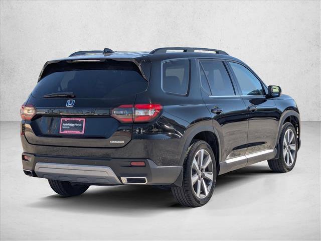 Used 2025 Honda Pilot Touring image 5