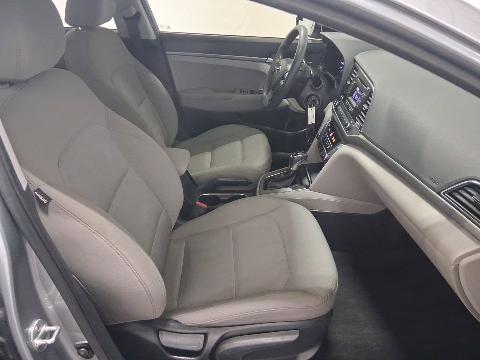 Used 2017 Hyundai Elantra SE image 17