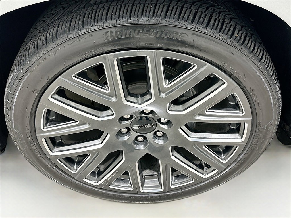 Used 2025 GMC Yukon Denali Ultimate image 35