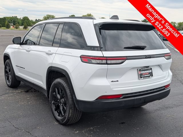 Used 2025 Jeep Grand Cherokee Altitude AWD/4WD image 5