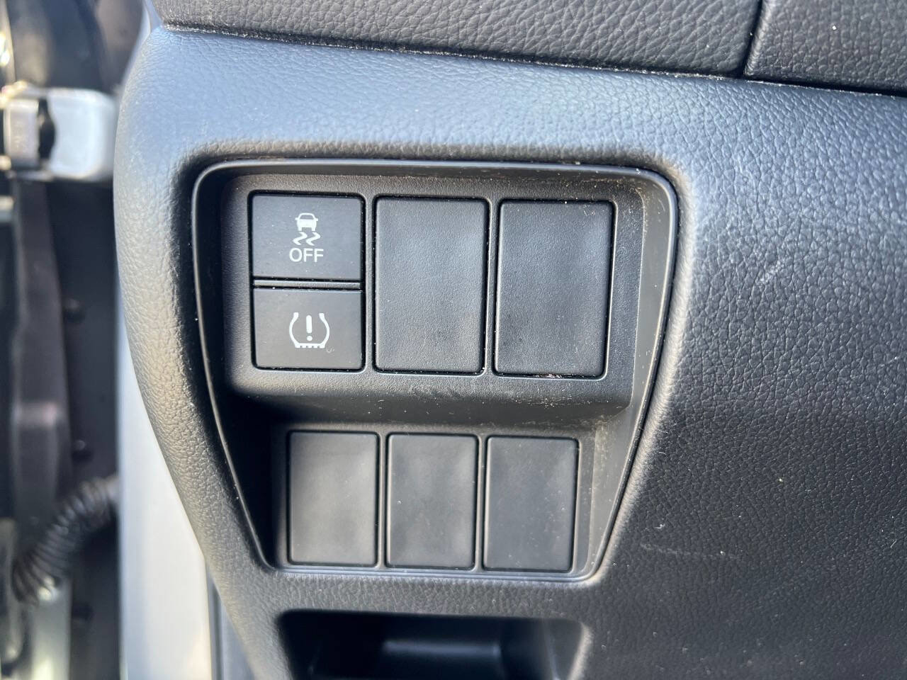 Used 2017 Honda CR-V LX image 17