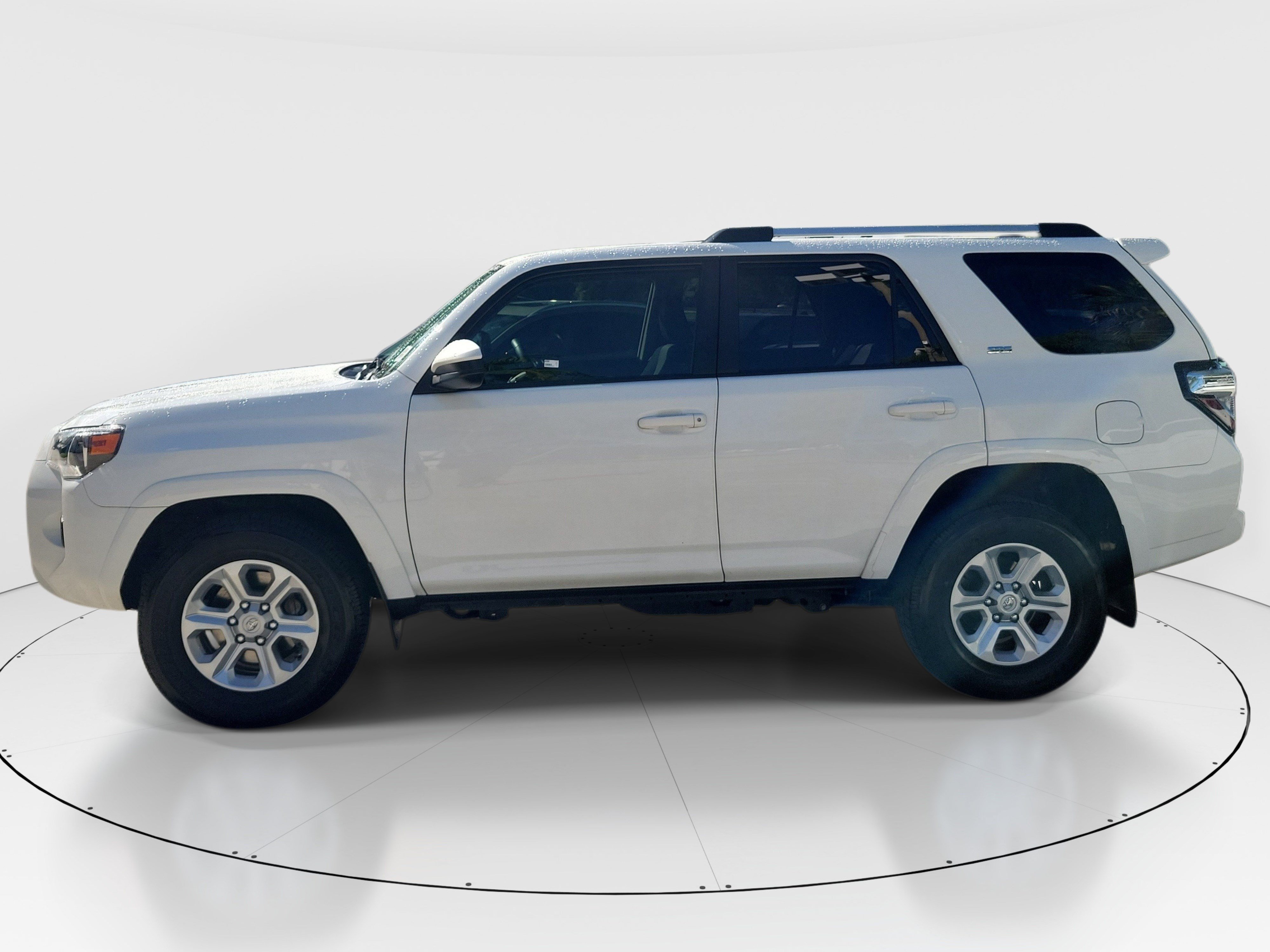 Used 2024 Toyota 4Runner SR5 RWD image 4