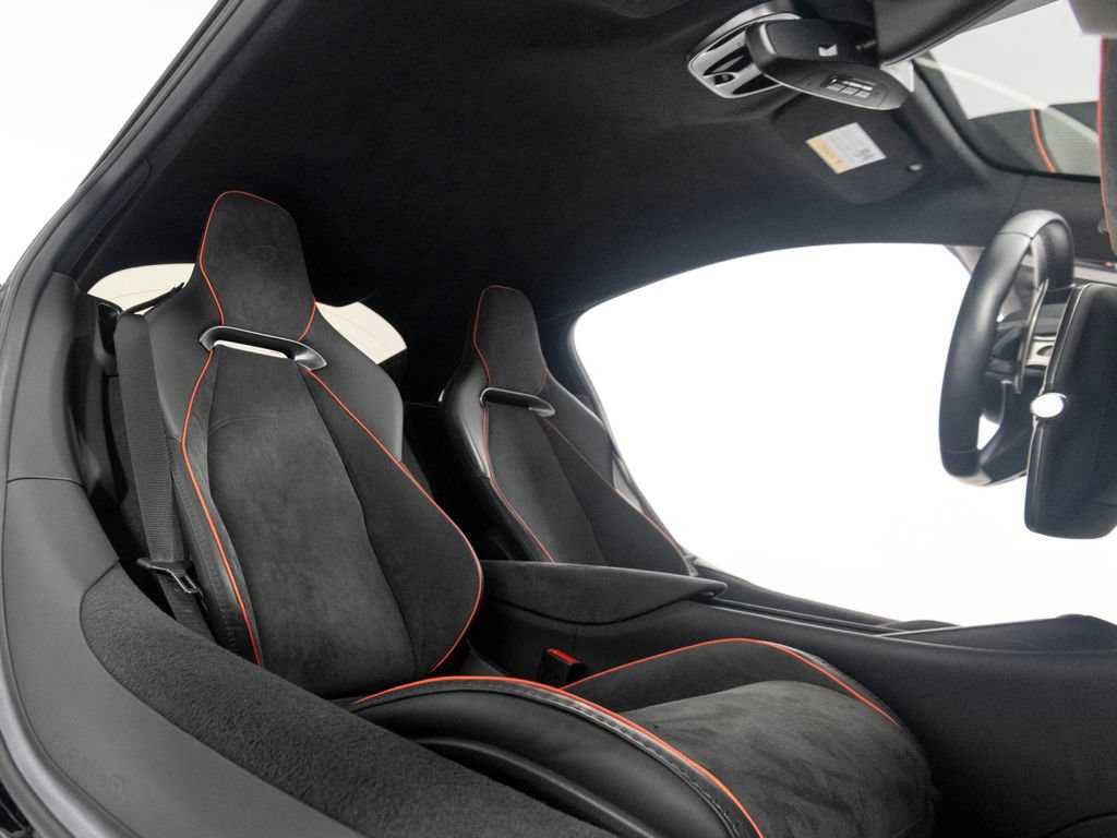 Used 2023 McLaren Artura RWD image 32