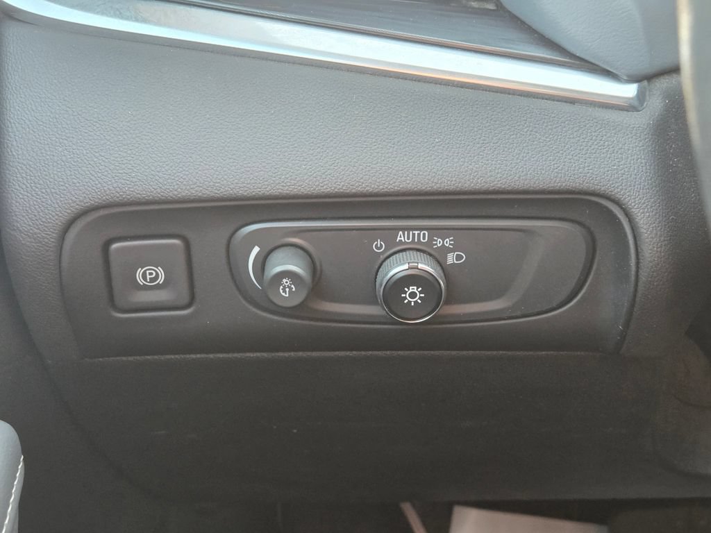 Used 2020 Buick Enclave Essence AWD/4WD image 26