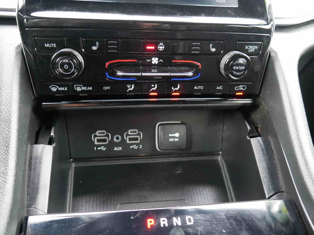 Certified 2024 Jeep Grand Cherokee L Laredo image 31