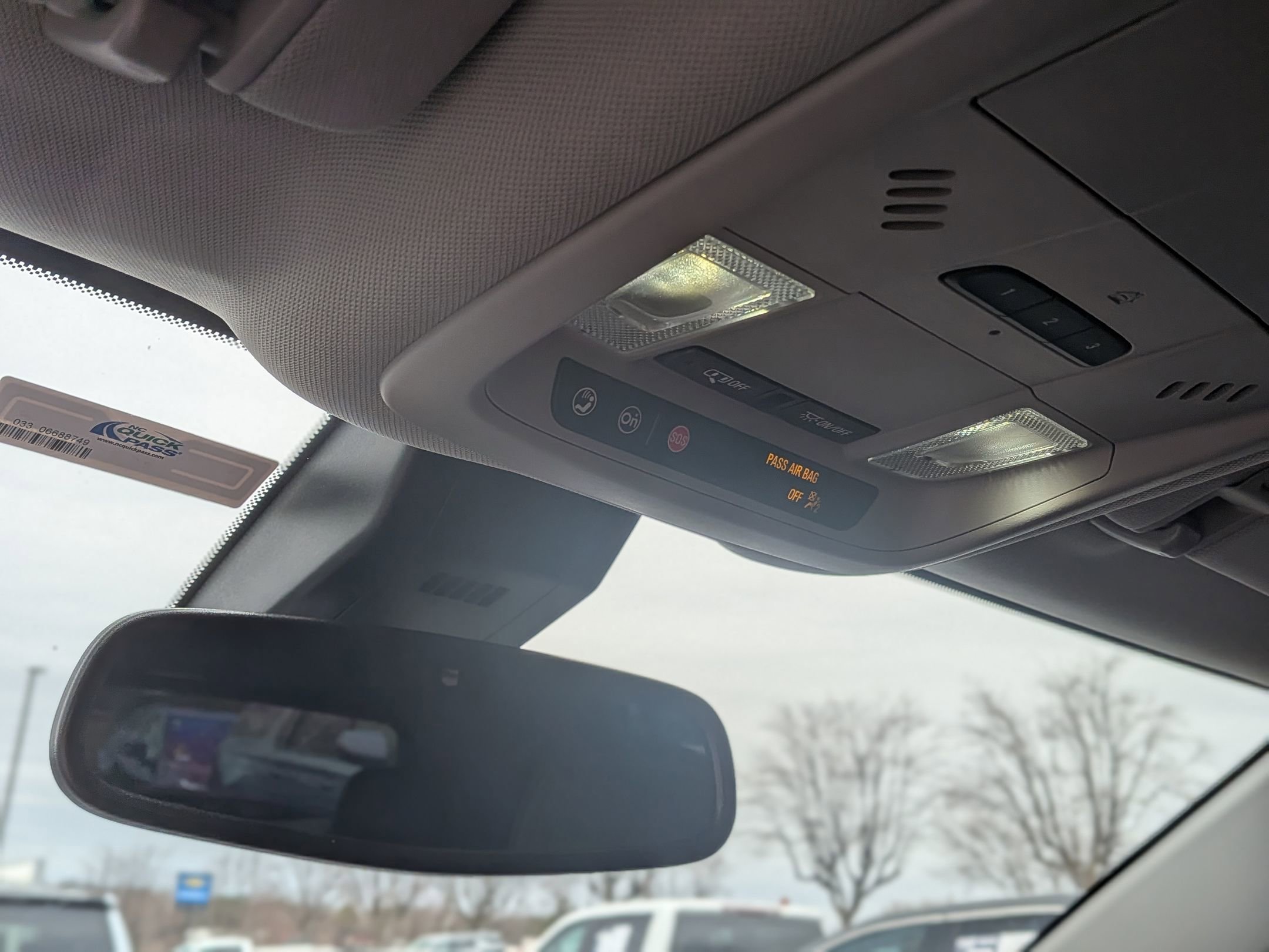 Used 2023 GMC Terrain SLT w/ Infotainment Package II image 32