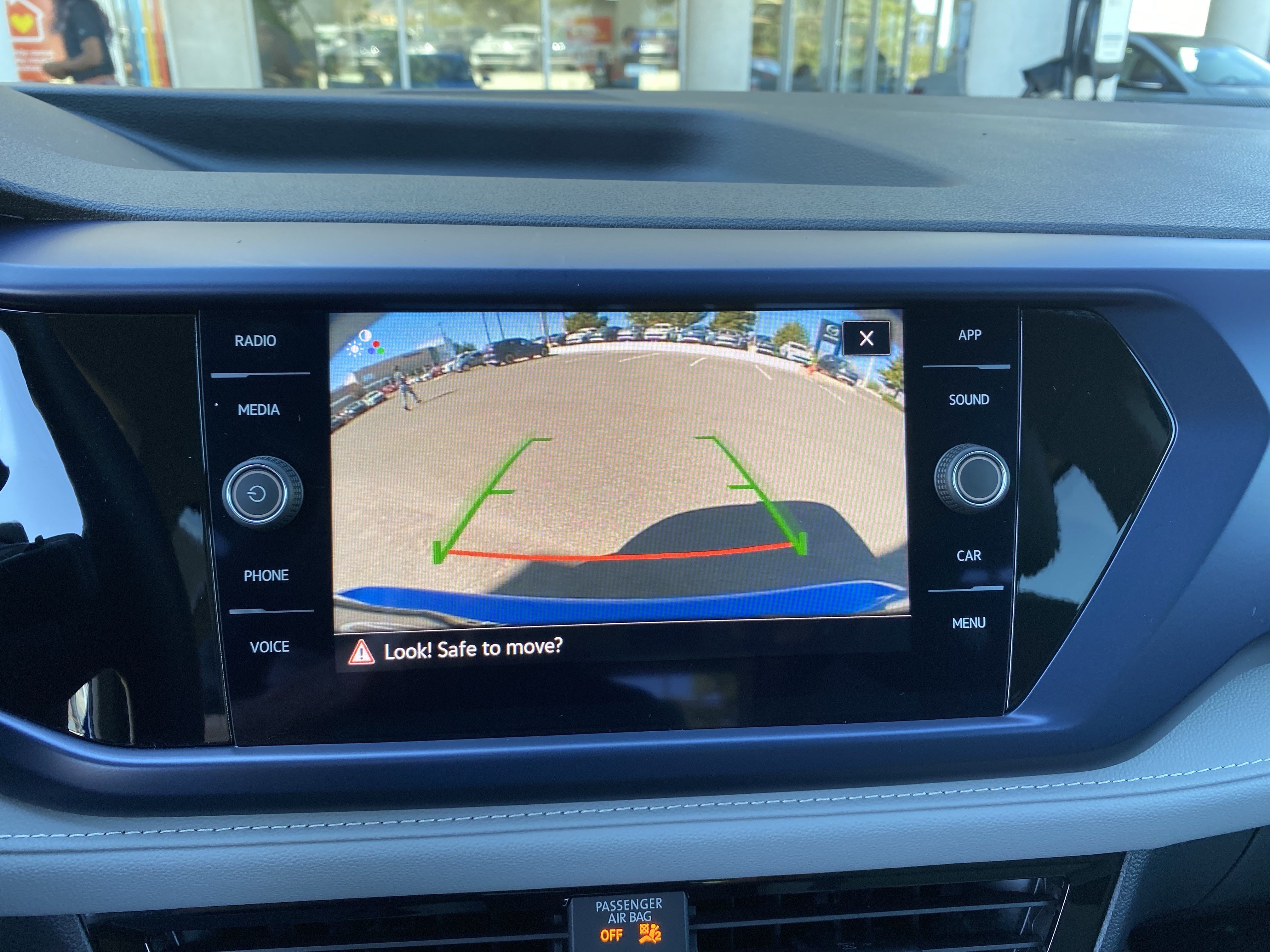 Certified 2023 Volkswagen Taos SE w/ Panoramic Sunroof Package FWD image 4