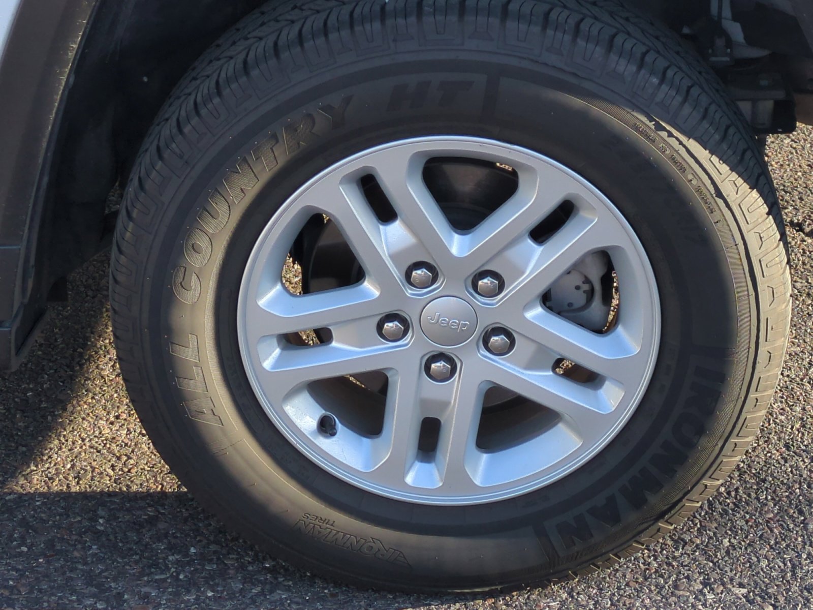 Certified 2023 Jeep Grand Cherokee Laredo image 26