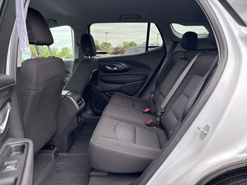 Used 2023 GMC Terrain SLE w/ Driver Convenience Package FWD image 18