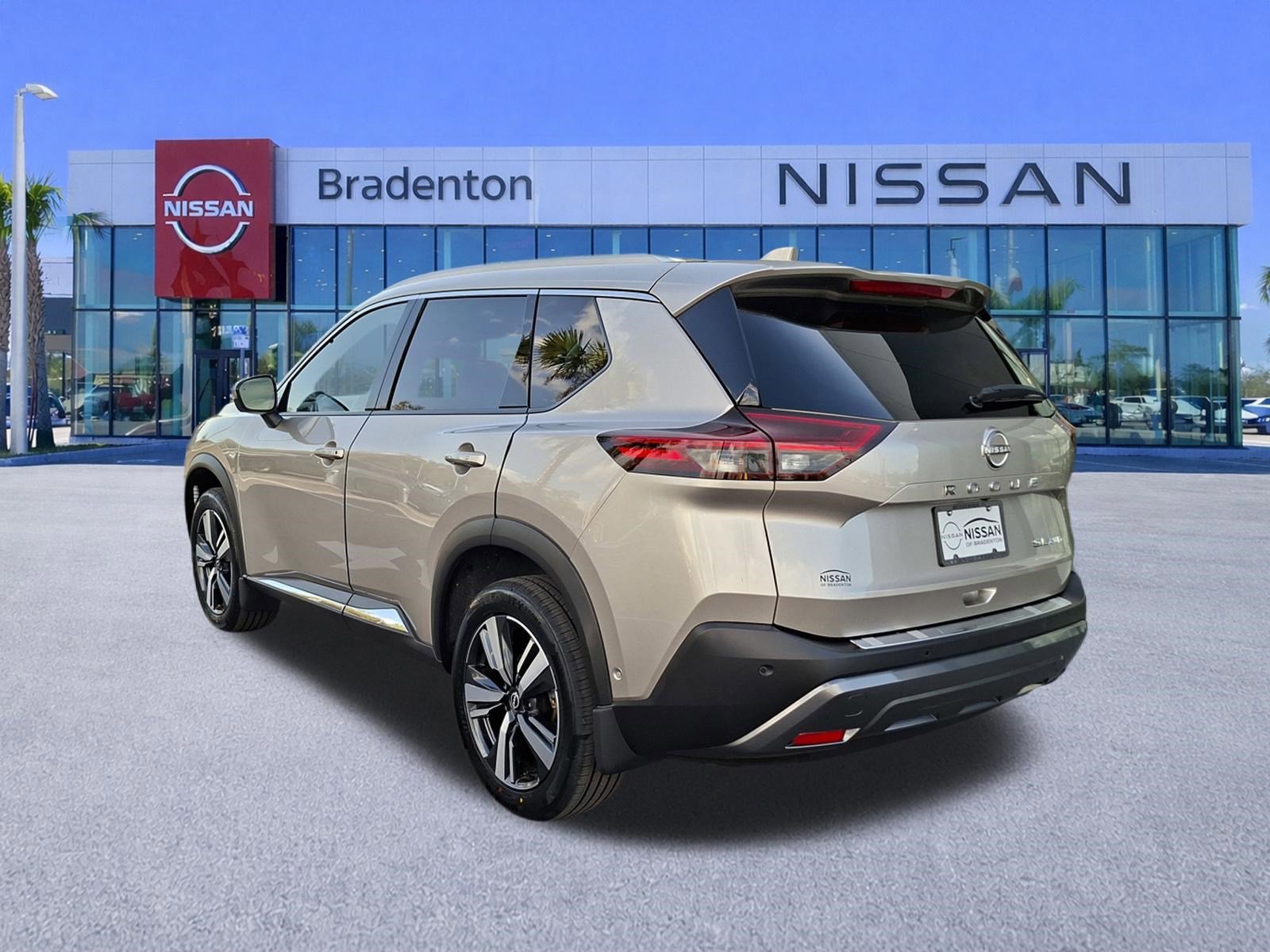 Used 2022 Nissan Rogue SL w/ SL Premium Package AWD/4WD image 7