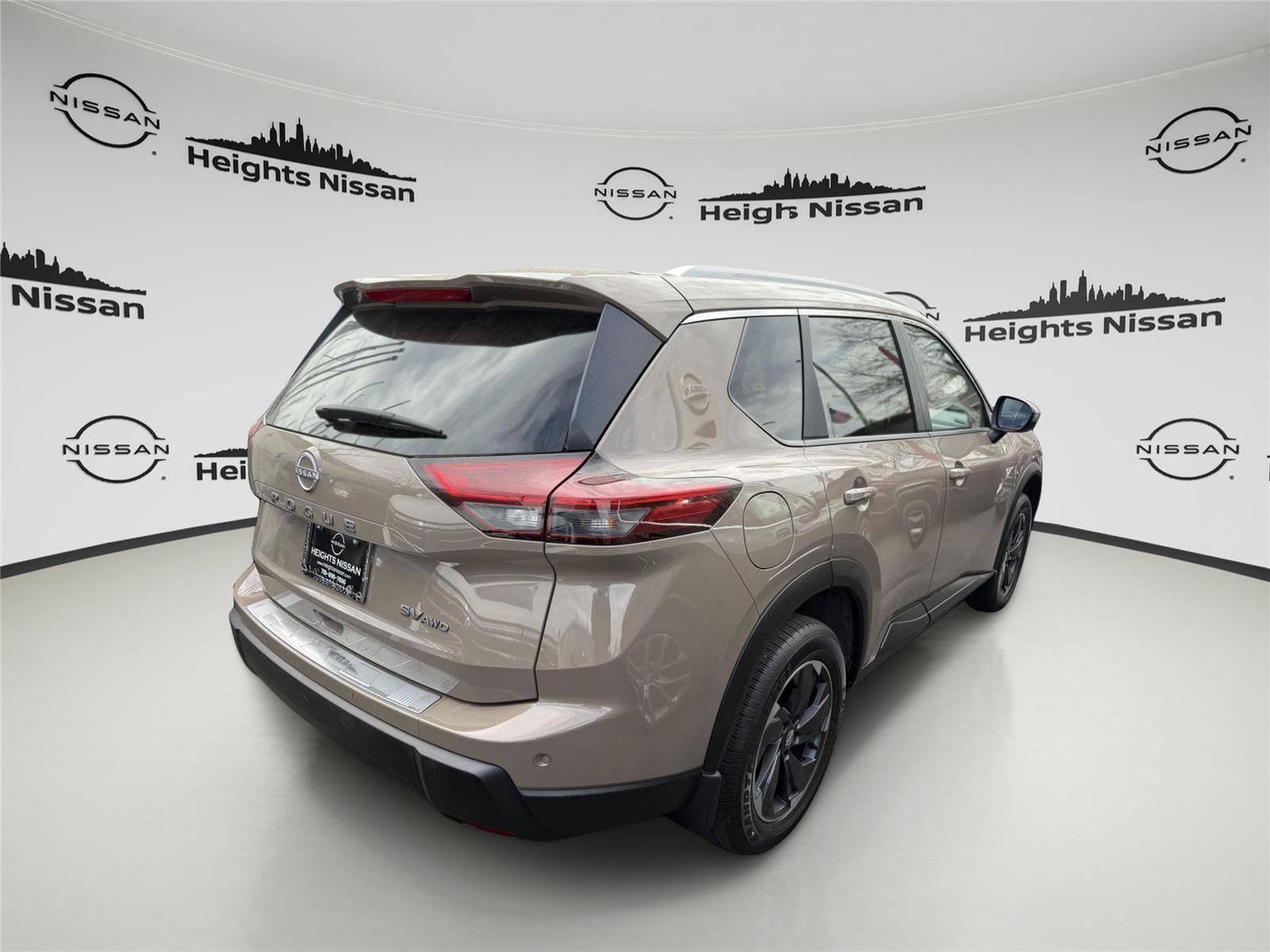 Used 2024 Nissan Rogue SV w/ SV Premium Package image 4