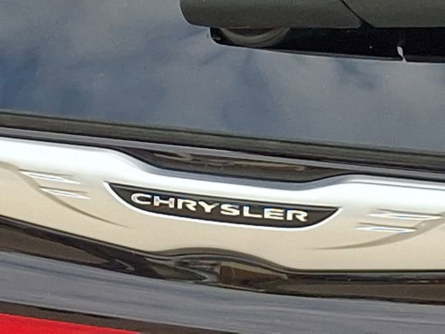 Used 2025 Chrysler Pacifica Select image 31