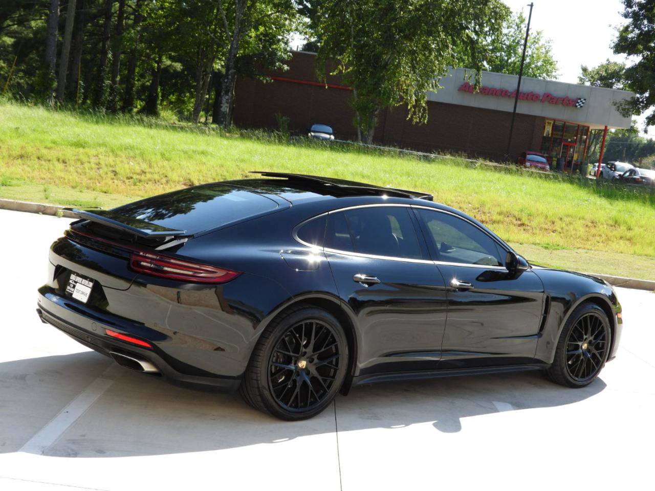Used 2017 Porsche Panamera RWD image 43