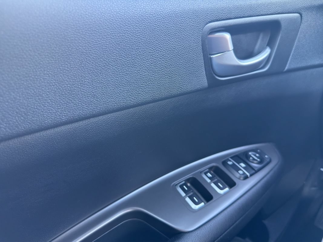 Used 2019 Kia Optima LX FWD image 12
