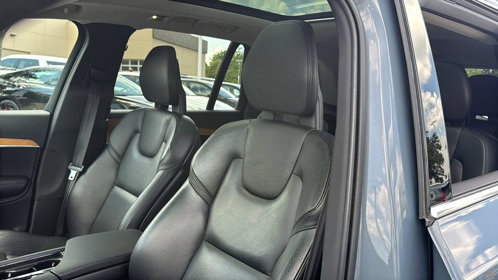 Used 2021 Volvo XC90 T6 Momentum w/ Climate Package AWD/4WD image 13