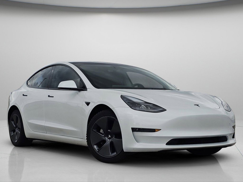 Used 2023 Tesla Model 3 Standard Range image 2