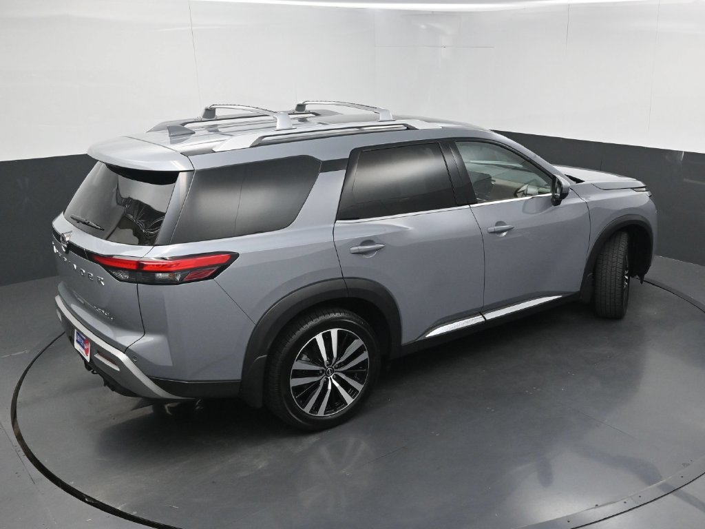 Used 2023 Nissan Pathfinder Platinum AWD/4WD image 39