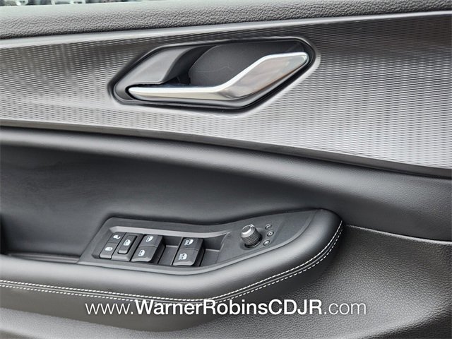 New 2025 Jeep Grand Cherokee L Laredo w/ Luxury Tech Group I image 31