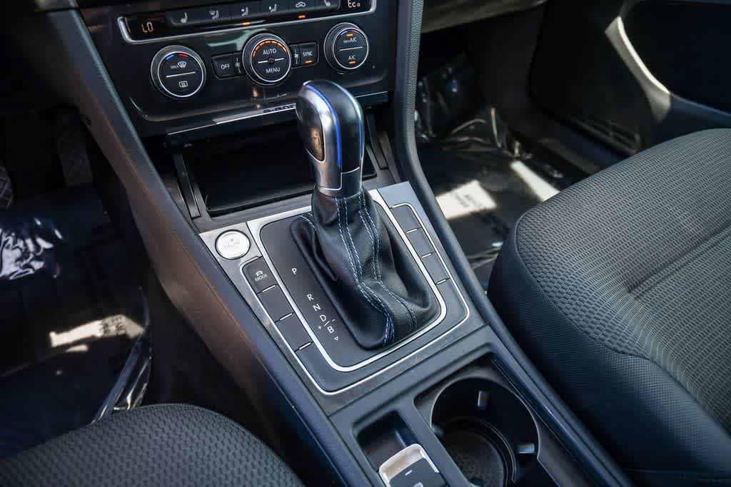 Used 2019 Volkswagen e-Golf SE FWD image 19