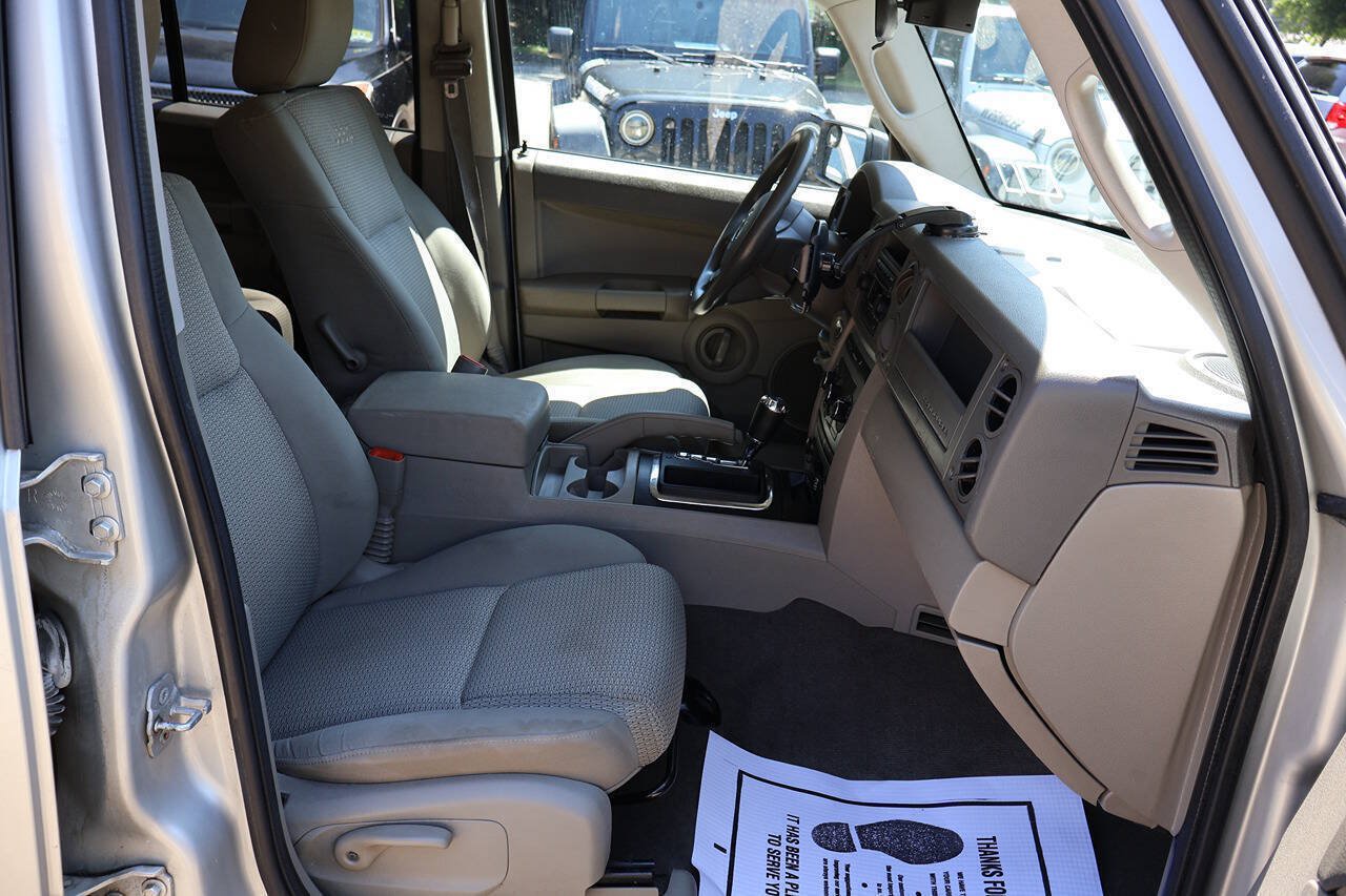 Used 2007 Jeep Commander Sport AWD/4WD image 13