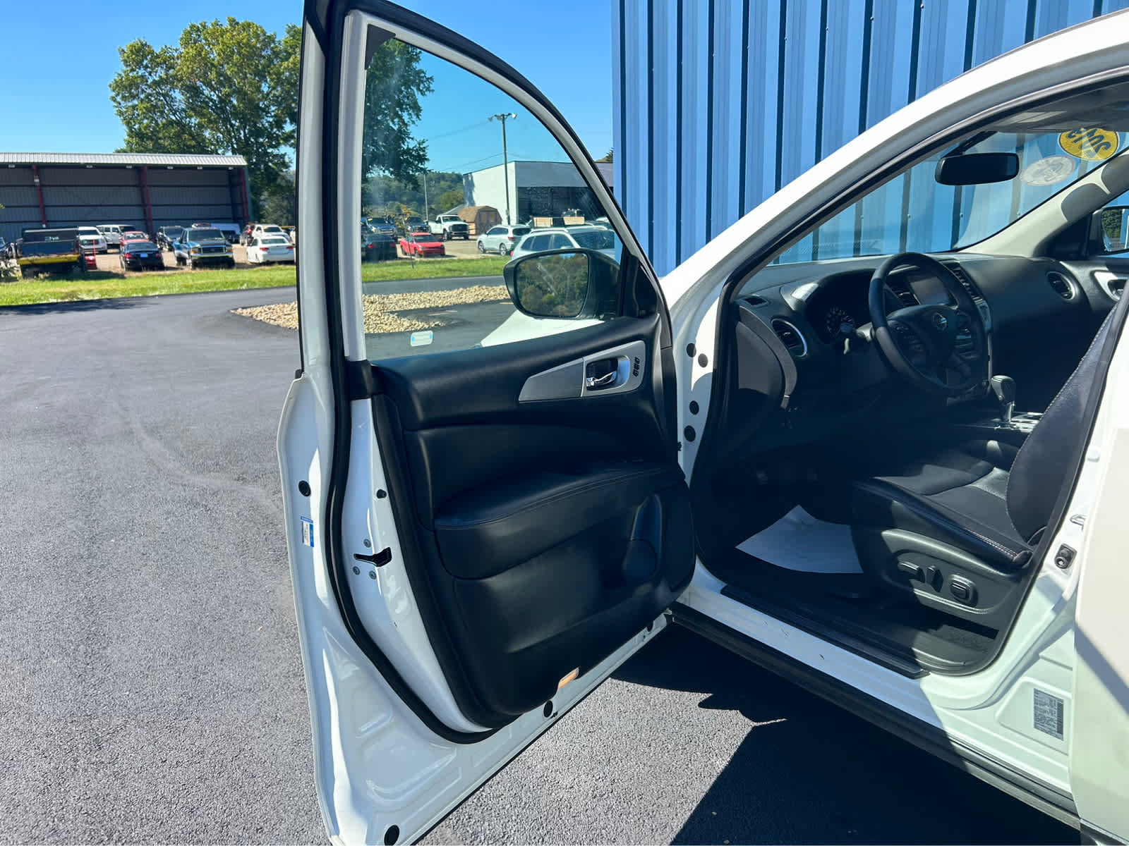 Used 2019 Nissan Pathfinder SL image 32