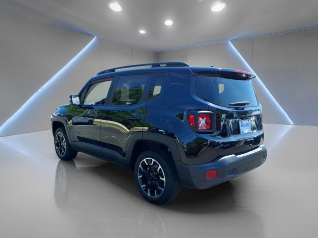 Used 2023 Jeep Renegade Latitude AWD/4WD image 5