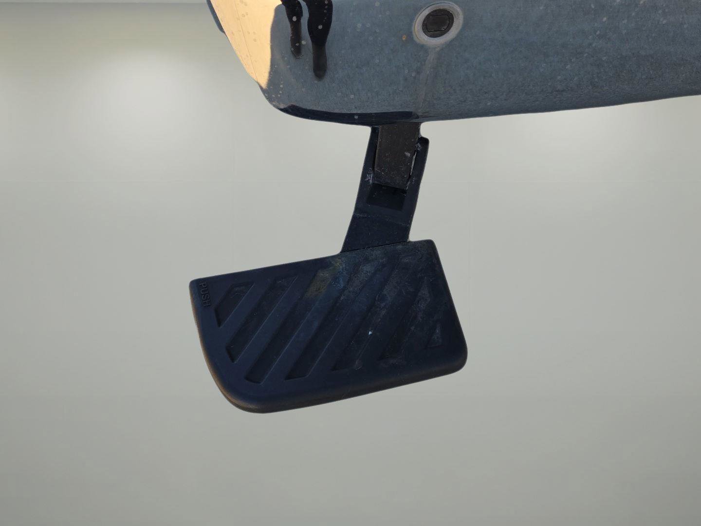 Used 2015 Nissan Titan SV w/ SV Value Truck Package image 16