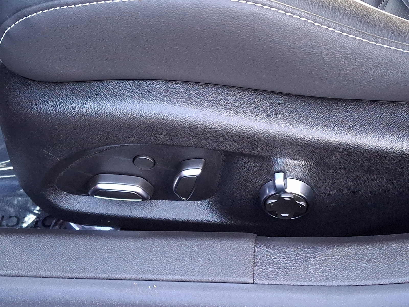 Used 2026 Cadillac CT5 V w/ Technology Package image 15