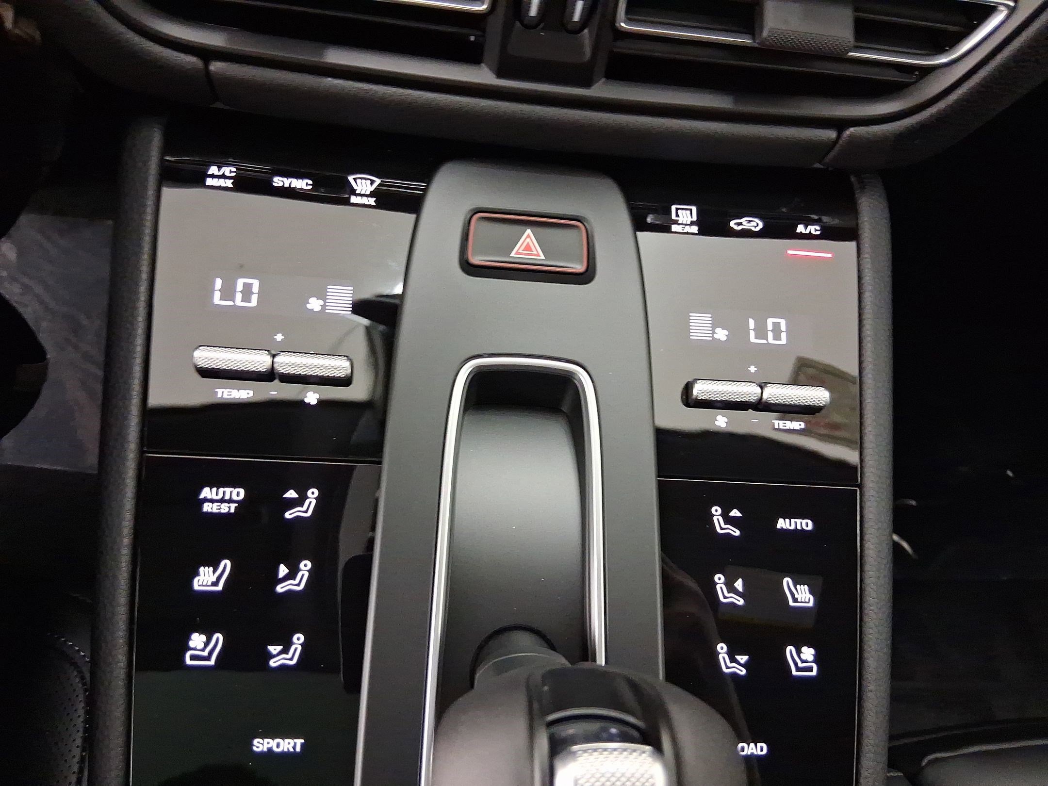 Used 2026 Porsche Macan image 27