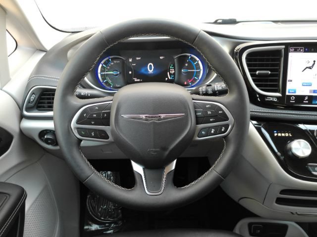 Used 2024 Chrysler Pacifica Limited FWD image 39