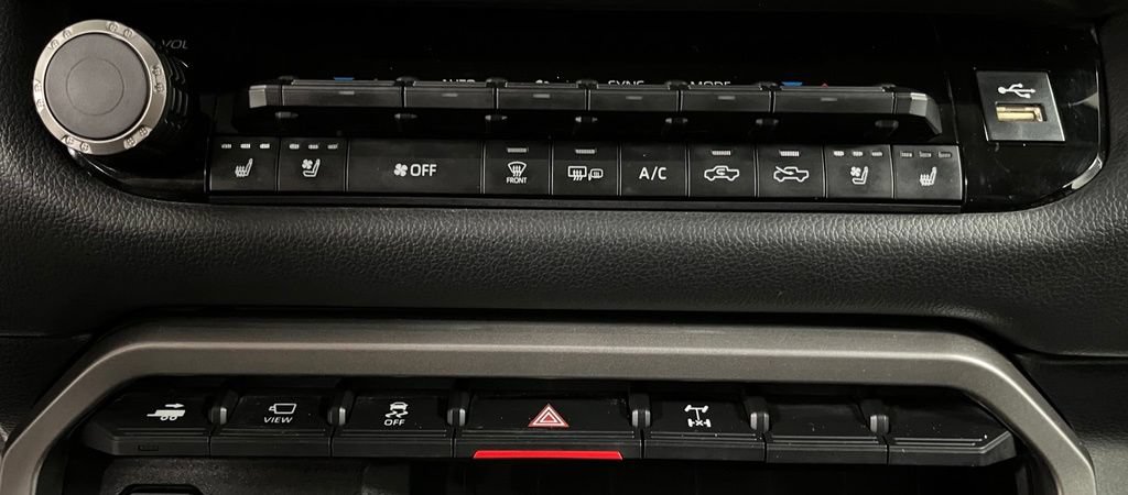 Used 2022 Toyota Tundra Limited w/ TRD Off-Road Package AWD/4WD image 39