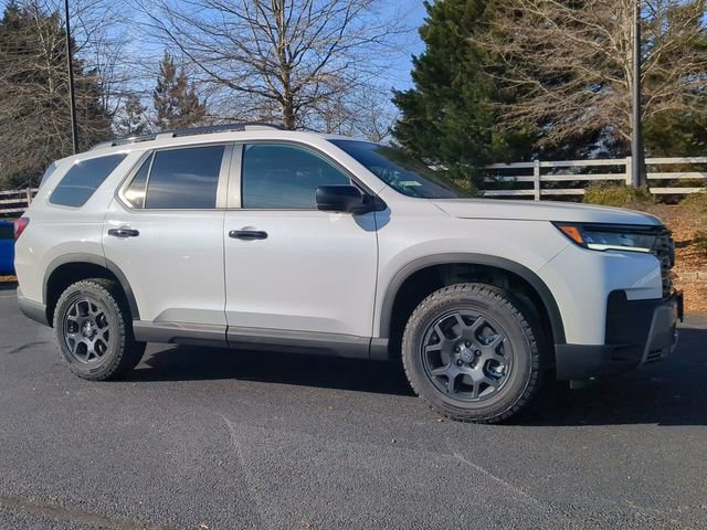 New 2026 Honda Pilot TrailSport image 2