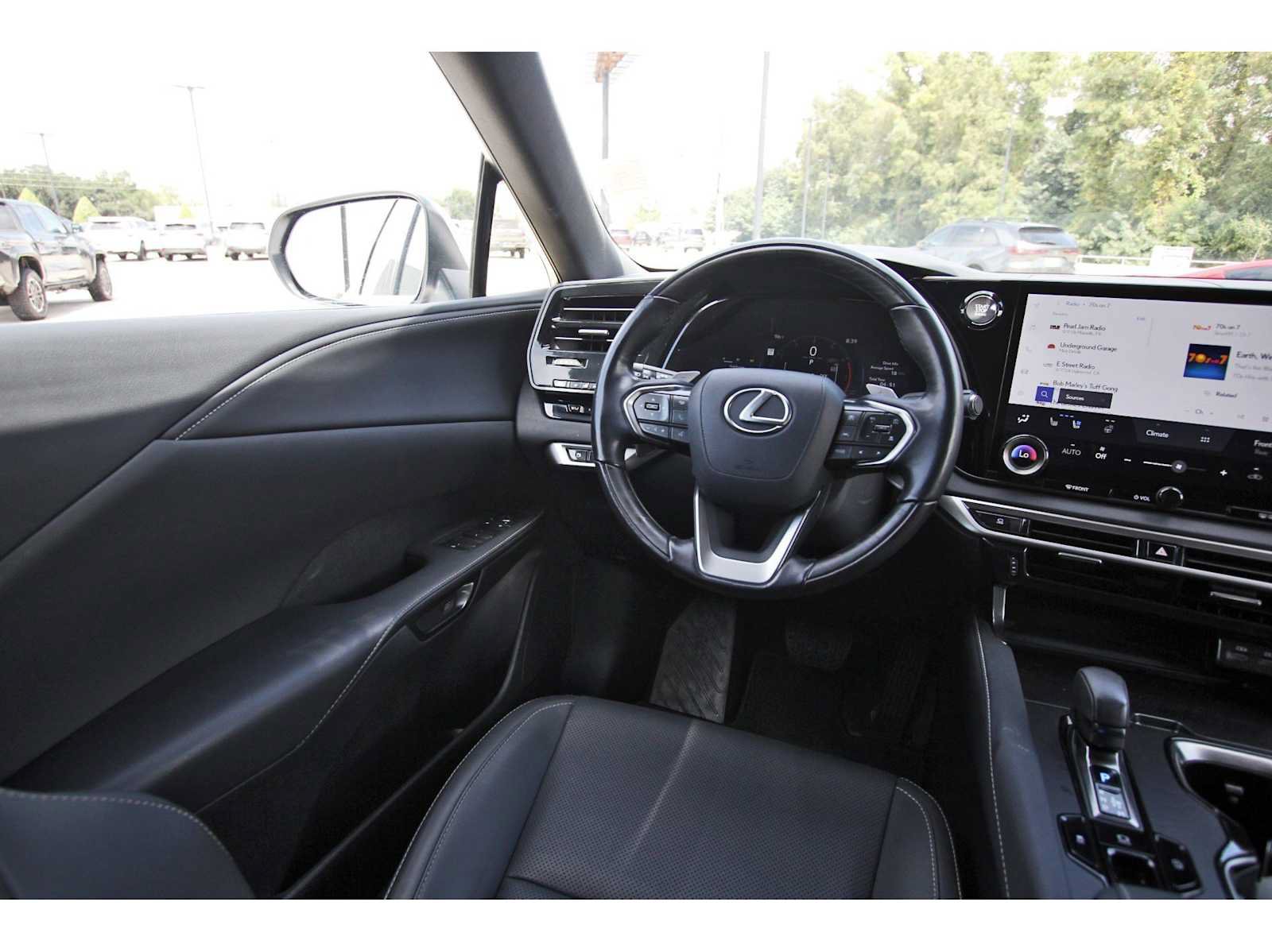 Used 2025 Lexus RX 350 Premium FWD image 6