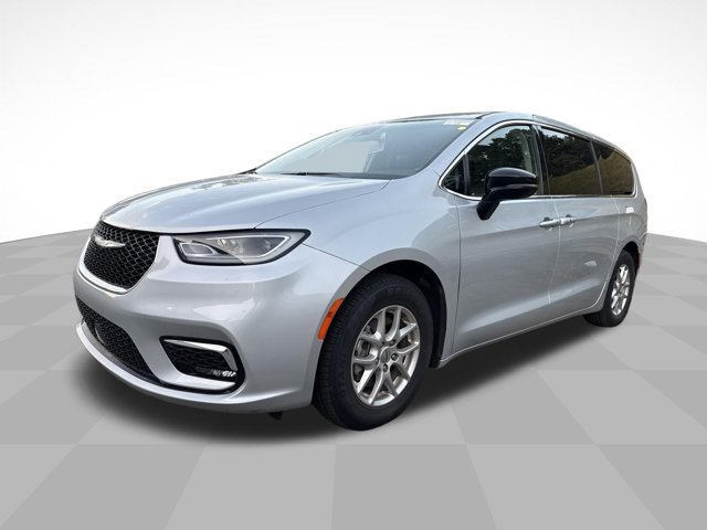 Used 2024 Chrysler Pacifica Touring-L FWD image 1